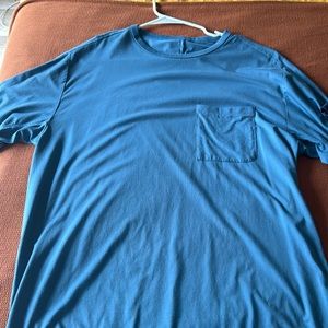 Lululemon front pocket t shirt